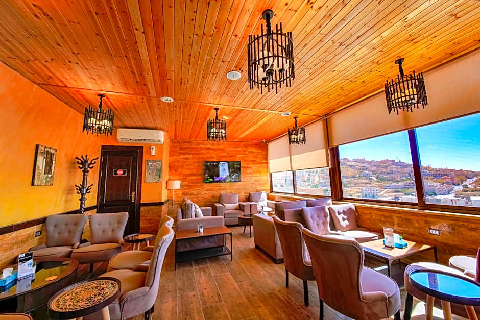 Town Season Hotel