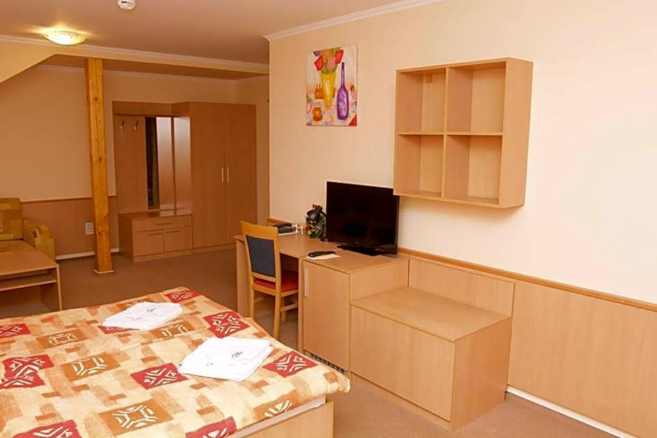 Photo 1 of 16 of Deluxe 1 Extra Bed