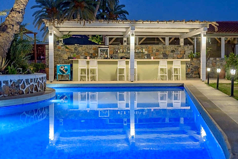 Zeus Hotels Palm Beach