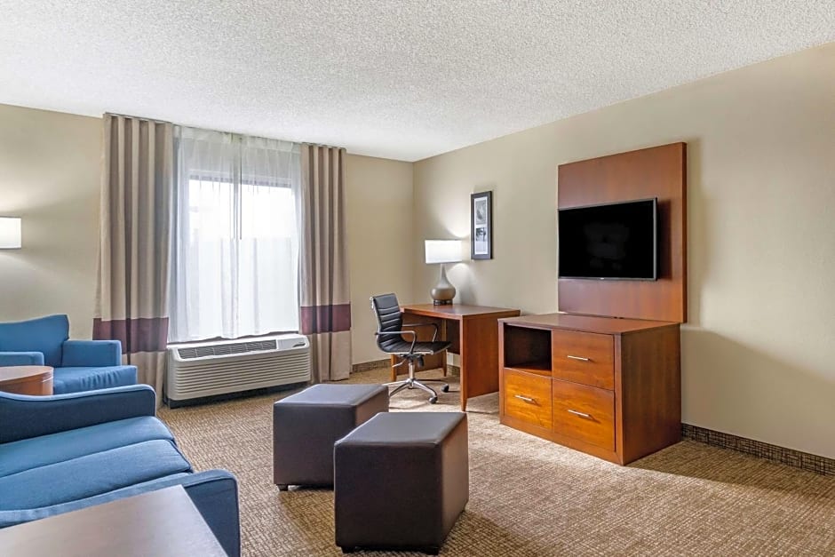 Comfort Inn & Suites St. Pete - Clearwater International Airport