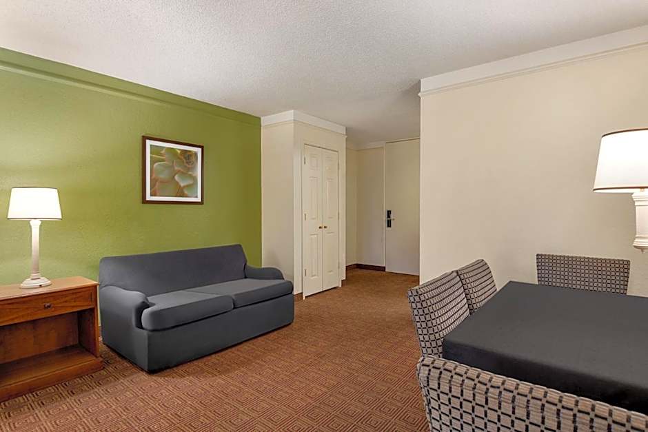 Baymont by Wyndham Daytona Beach/Intl Speedway