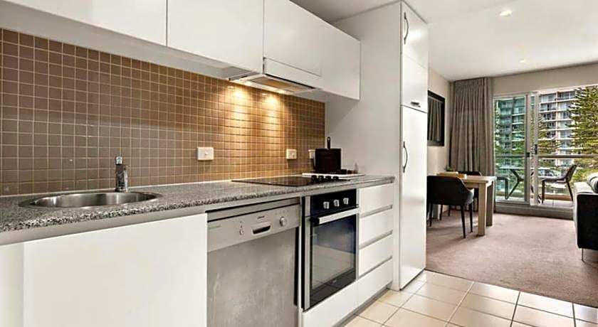 Oaks Glenelg Plaza Pier Suites