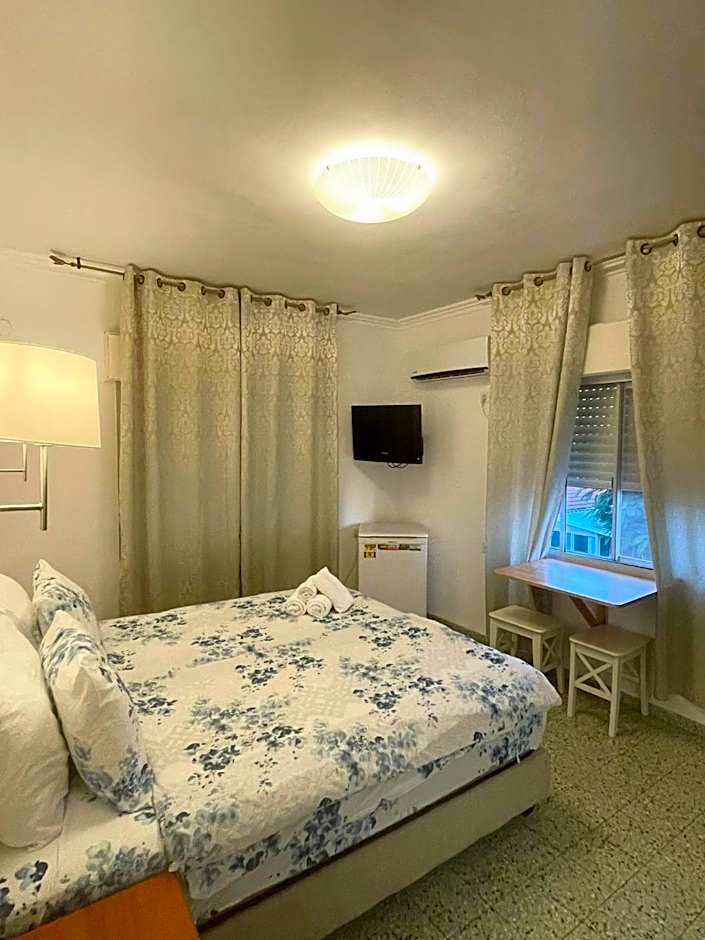 Amigo Hotel On The Beach