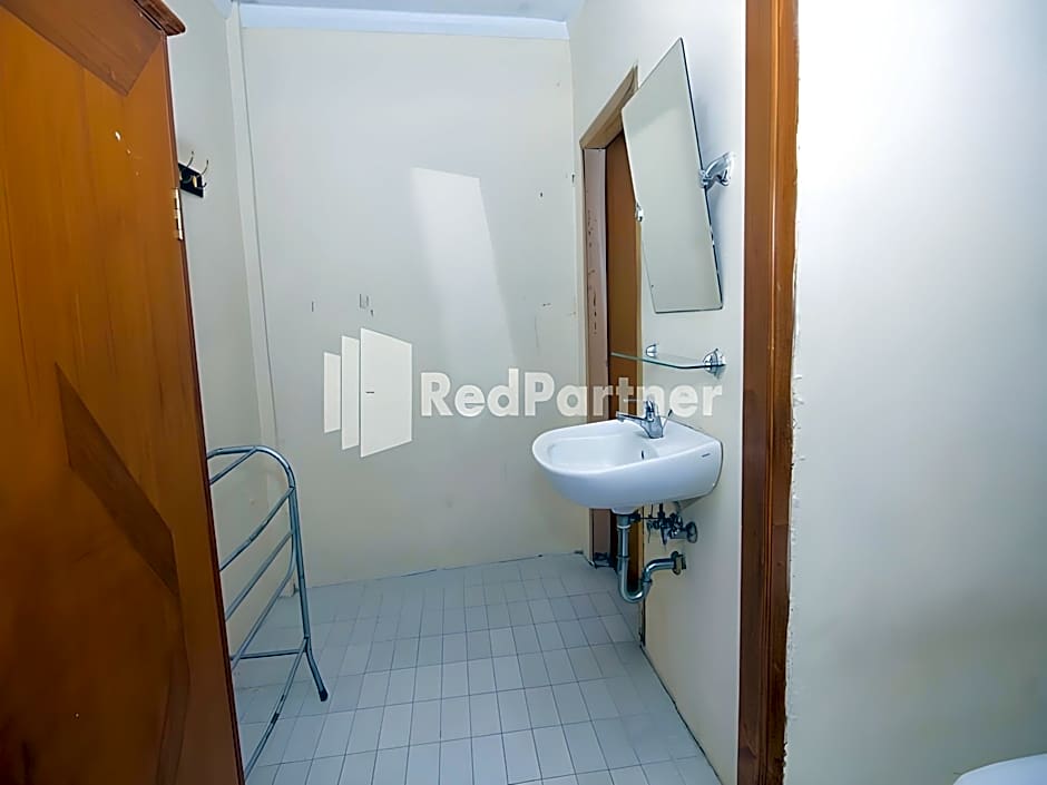 Hotel Gondangdia Puncak Mitra RedDoorz