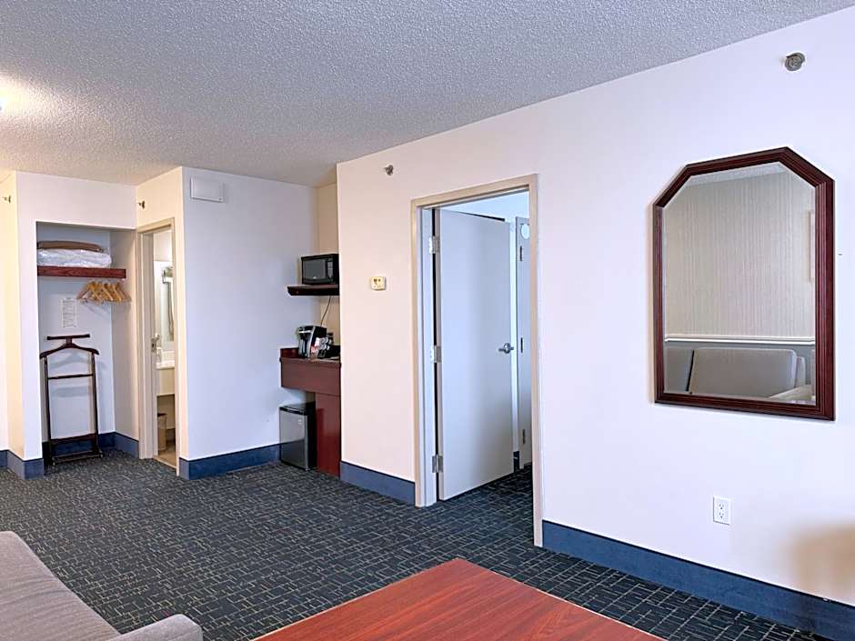 Divya Sutra Plaza and Conference Centre Calgary Airport