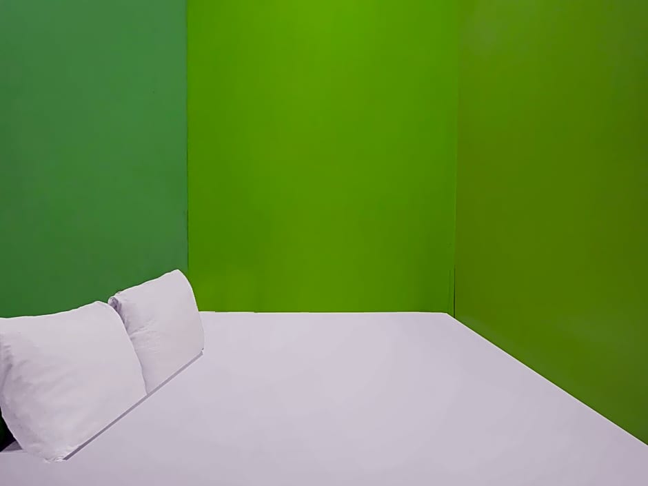 Hotel O Penginapan Pak DheNearMall Nagoya Hill