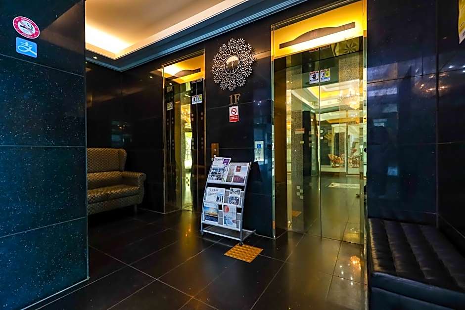 Hotel Charlot Castle