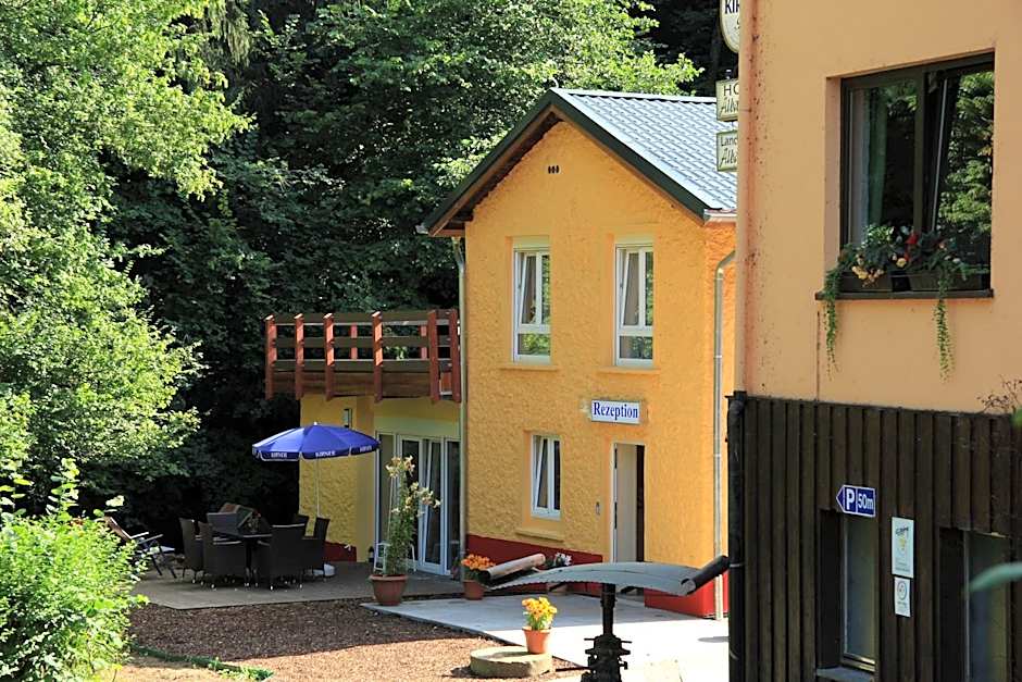 Waldhotel Albachmühle mit Albacher Stuben