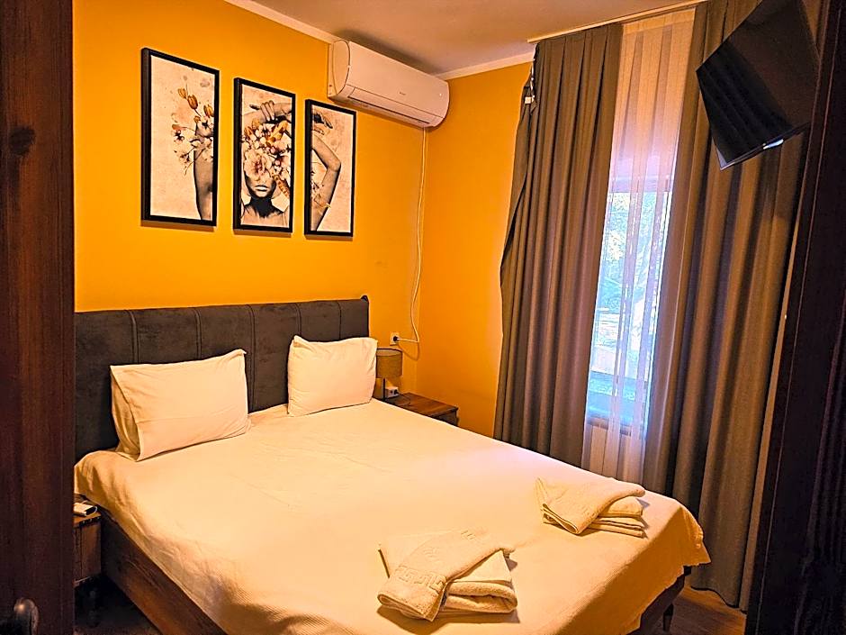 Alen Mak Forest Hotel