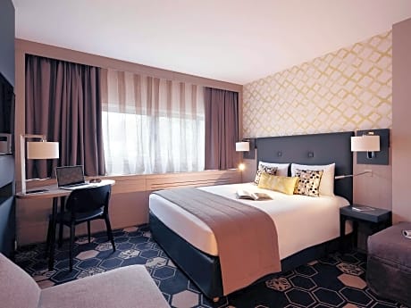 Family Classic Room with 1 double bed and 2 footstool beds