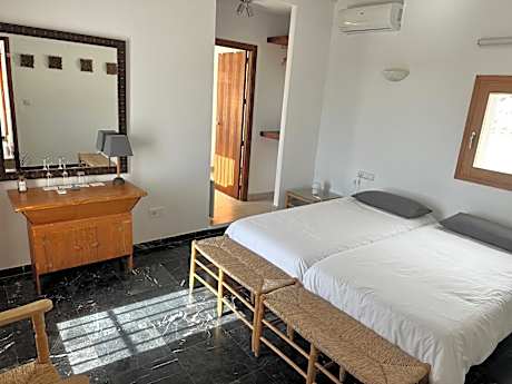 Double or Twin Room with Sea View