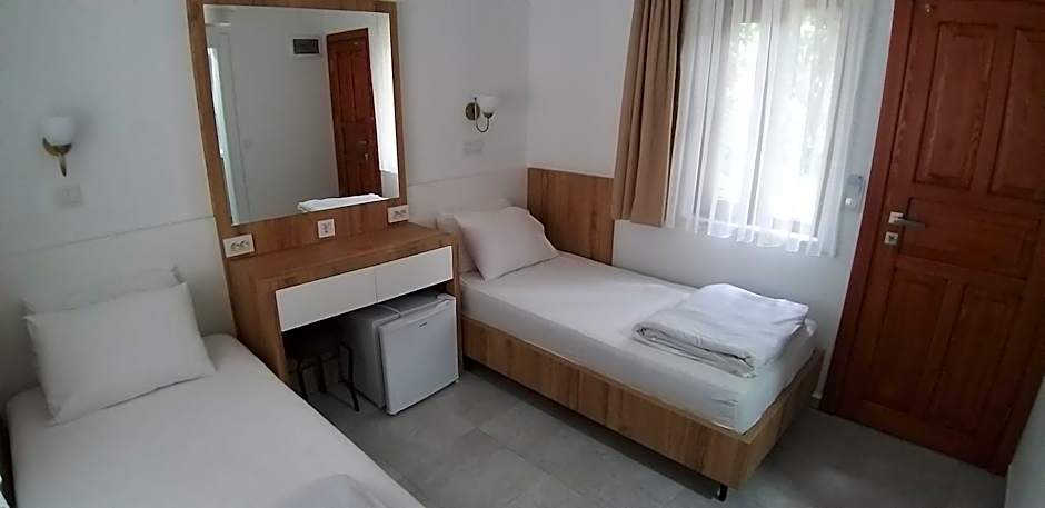 Lindos Pension