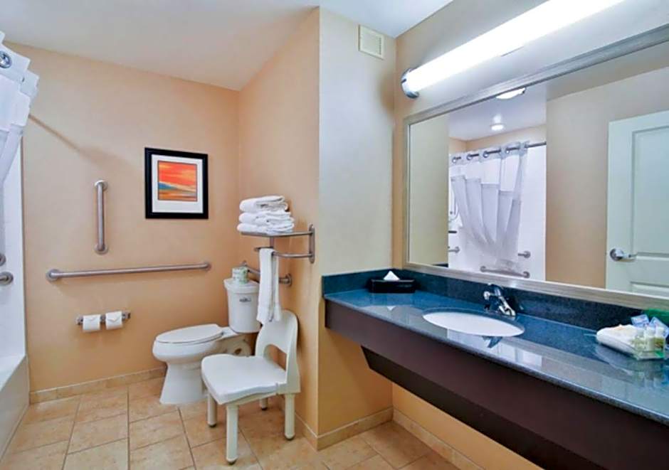 Holiday Inn Bismarck By IHG