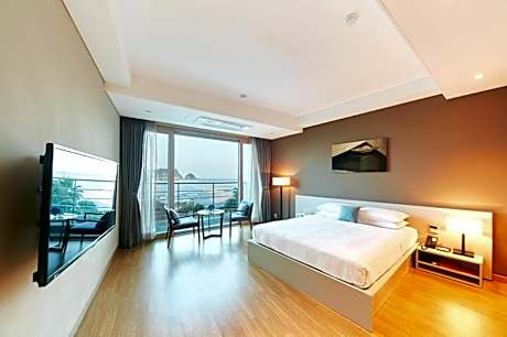 Family Double (Main Building)