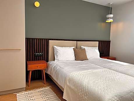 Studio - Split Level