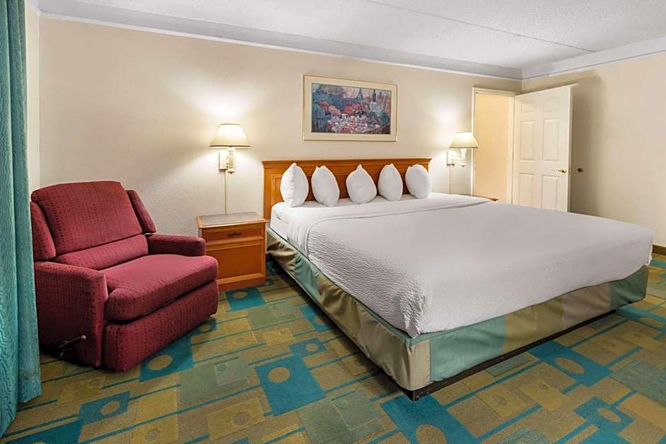 La Quinta Inn & Suites by Wyndham Albuquerque Northeast