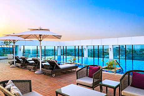 Renaissance by Marriott Ahmedabad Hotel