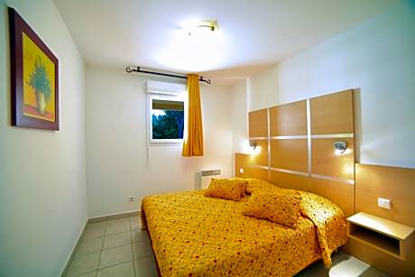 One-Bedroom Apartment with Terrace