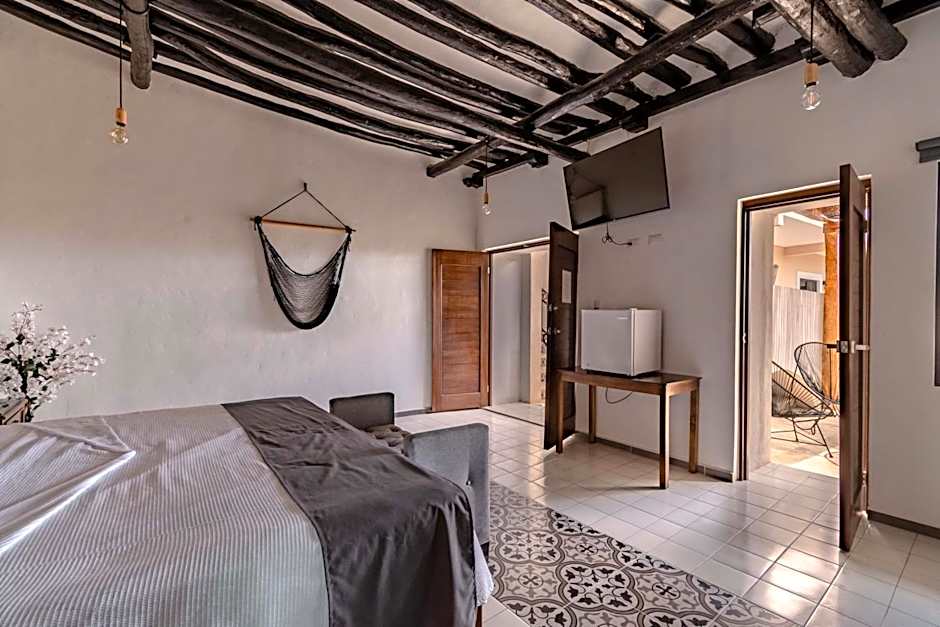 Hotel Colonial Zaci by GuruHotel