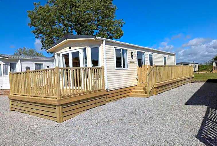 Luxe 6 berth caravan Lytham