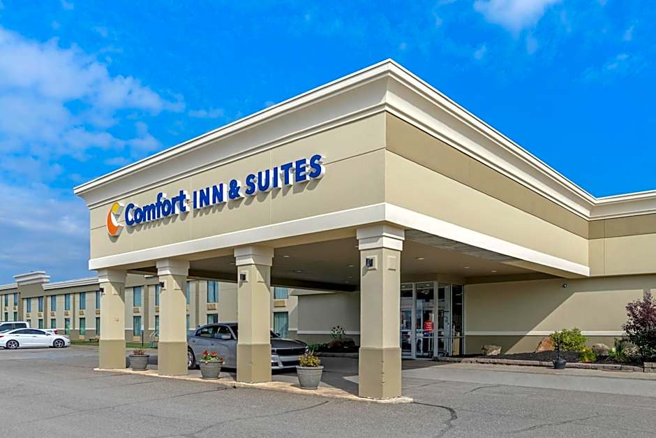 Comfort Inn & Suites Triadelphia - Wheeling