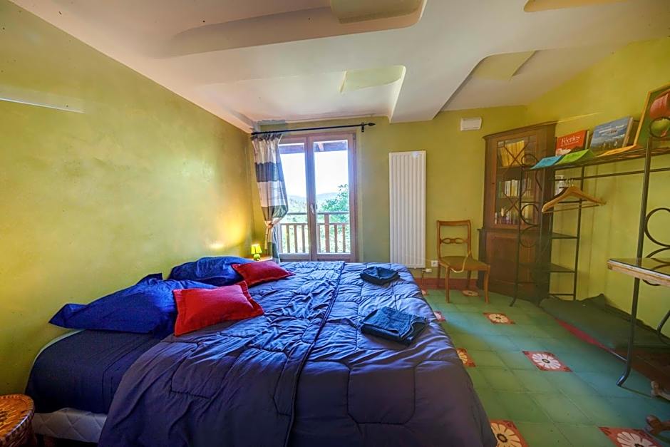 Eco-hôtel et Yourtes du Mercantour