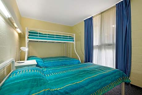 Large Two-Bedroom Family Apartment (6 Adults)