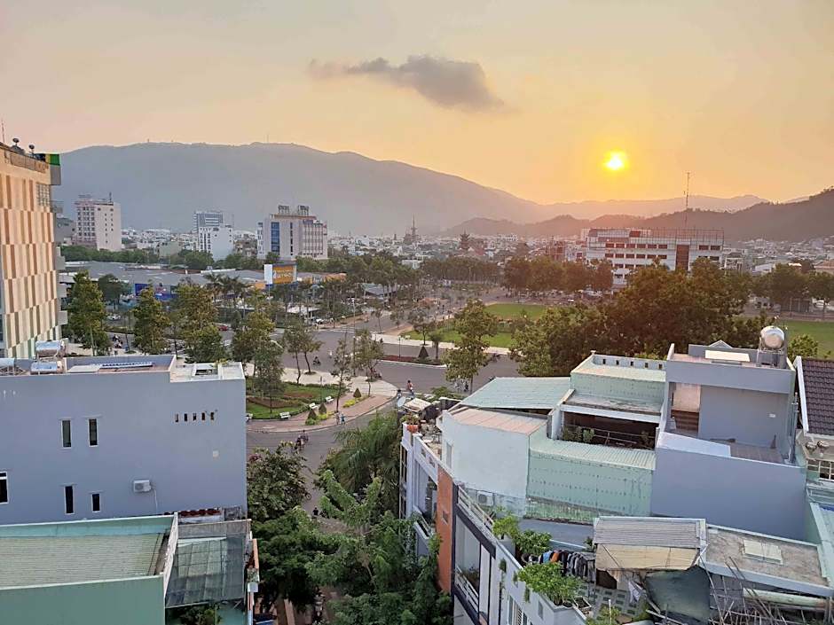 Quy Nhon center hotel