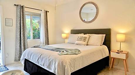 4145 By The Sea Inn & Suites