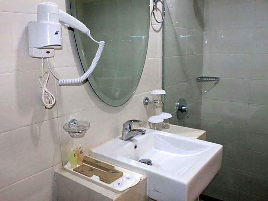 Marina Mamberamo Hotel