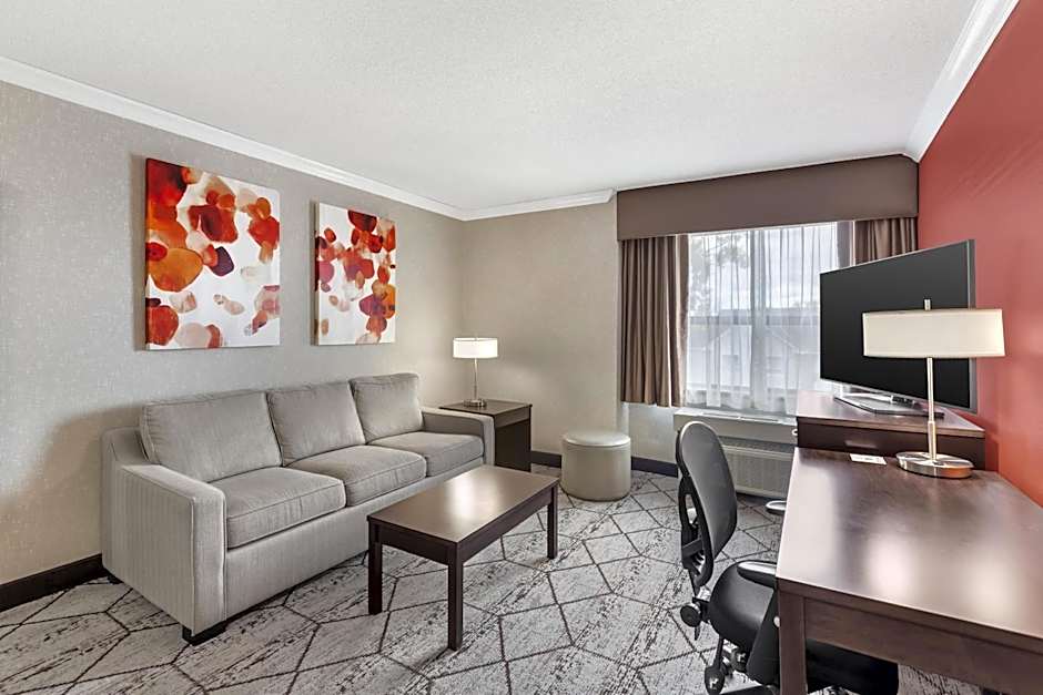 Best Western Plus Rose City Suites