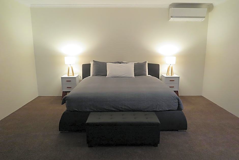 Summerhill Motor Inn - Adults Only