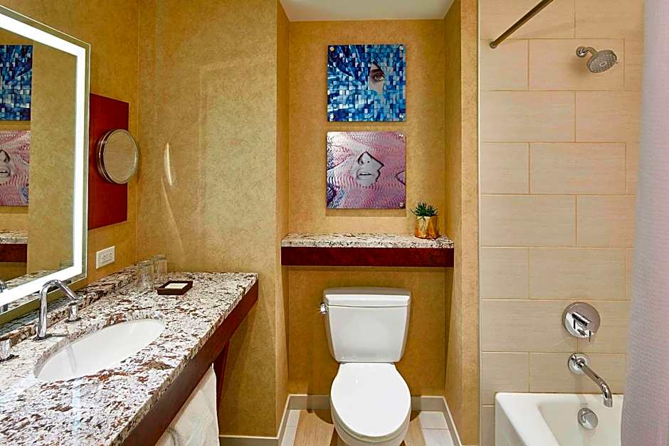 Renaissance by Marriott Atlanta Midtown Hotel