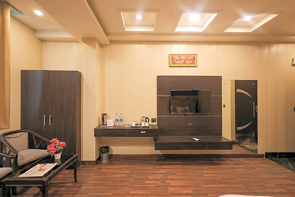 Hotel Krishnam Vrindavan – Near Banke Bihari Temple