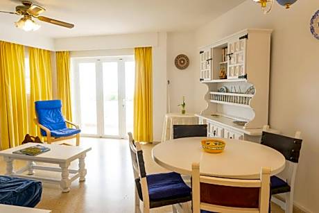 APARTMENT ONE BEDROOM WITH BALCONY OR GARDEN