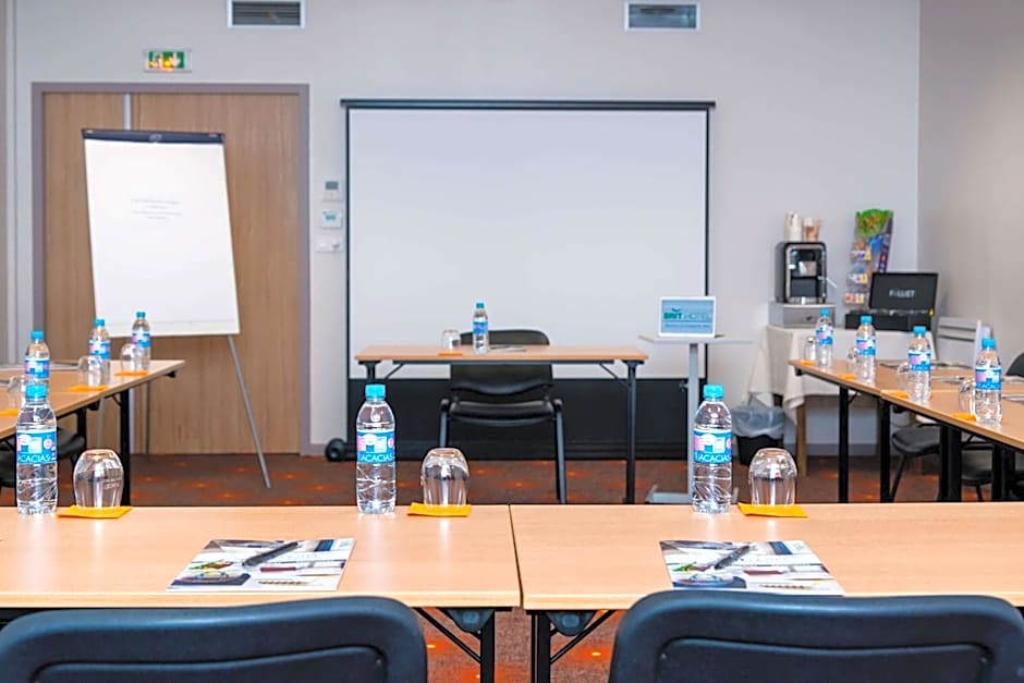 Brit Hotel Rennes St Grégoire  Le Villeneuve