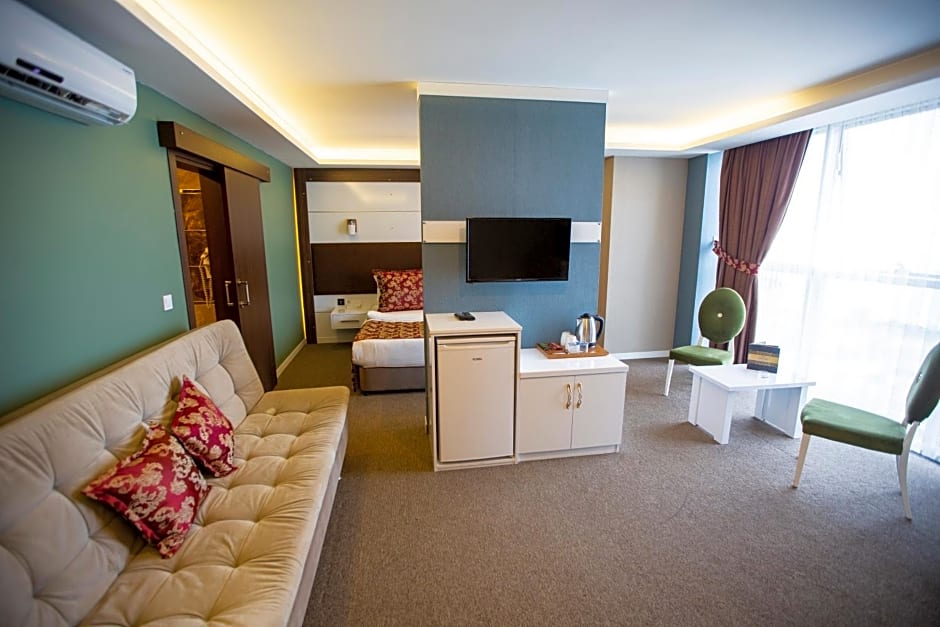 Royal Life Exclusive