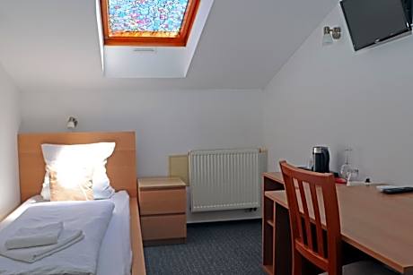 Economy Single Room