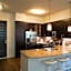 Luxury Designed 2 Bedrooms Part Hotel in Woodland Hills CA