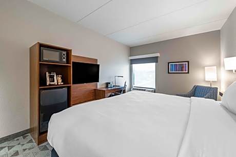 King Room with Mobility Accessible Tub