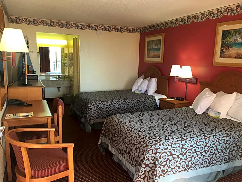 Days Inn by Wyndham Fort Myers