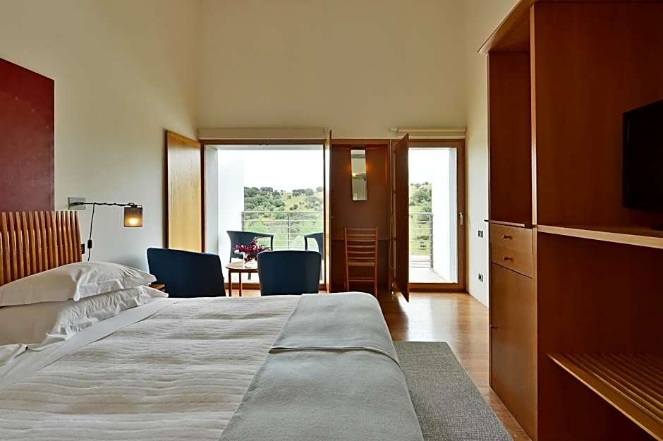 Pousada Convento de Arraiolos - Historic Hotel