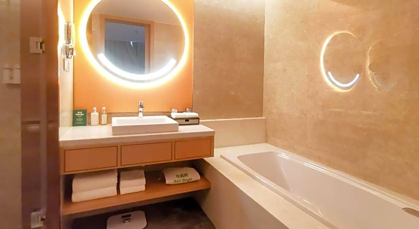 Holiday Inn Luzhou Longjian By IHG