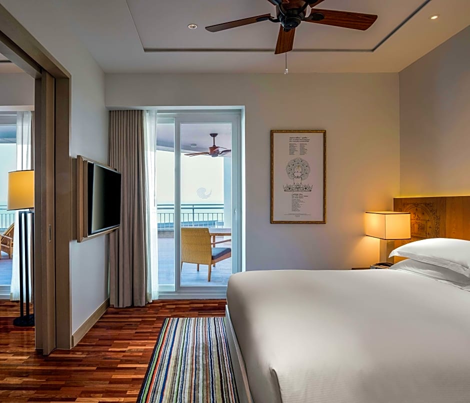 Photo 1 of 5 of Executive 1 King Bed Suite, Ocean front