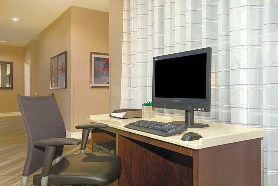 La Quinta Inn & Suites by Wyndham Westport