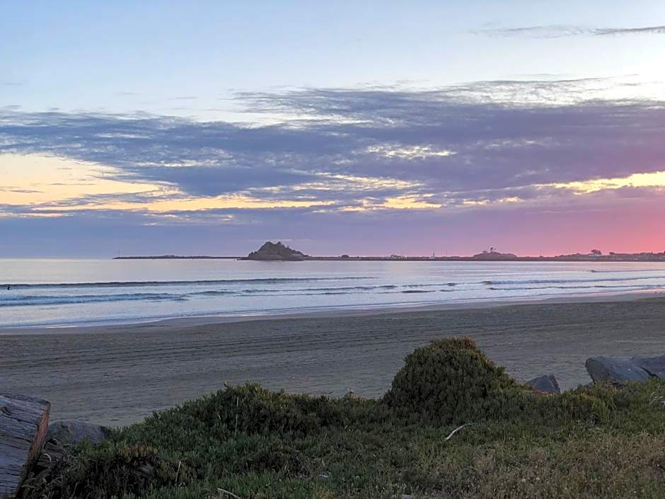 Crescent Beach Motel