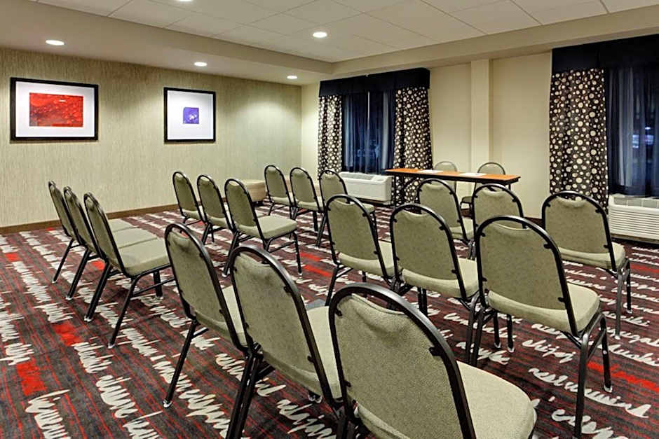 Holiday Inn Express & Suites Northeast By IHG