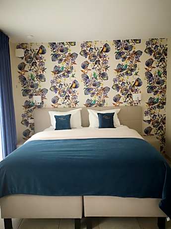 Deluxe Double Room with Bath