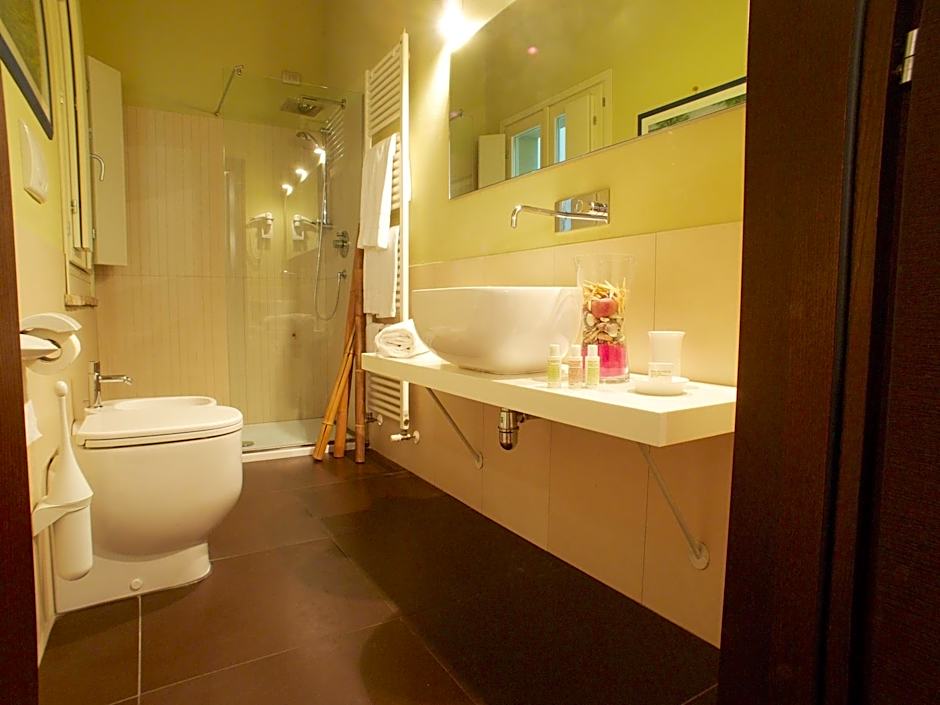Parizzi Suites & Restaurant