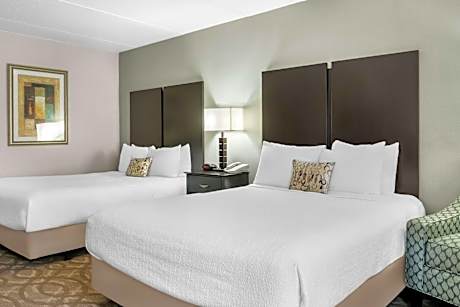 Queen Room with Two Queen Beds - Disability Access
